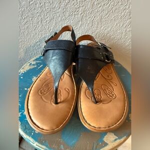 Born leather thong sandals - comfortable. Summer classic